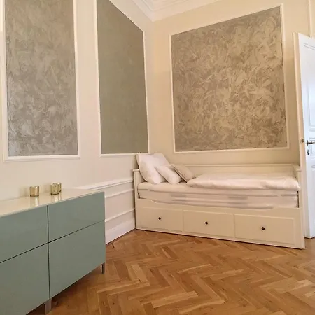Royal In Centre Apartment *